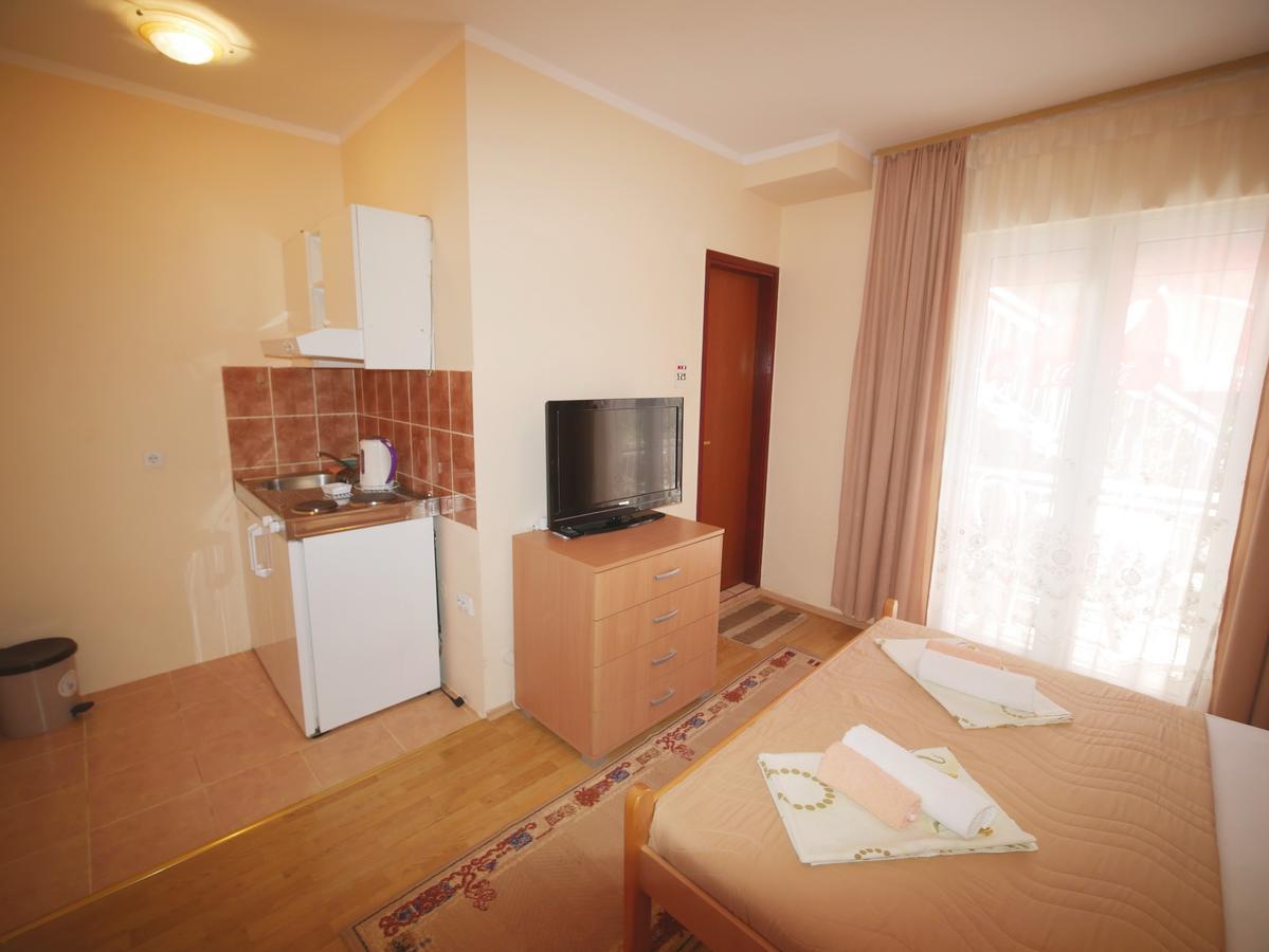 Lidia Apartment Budva